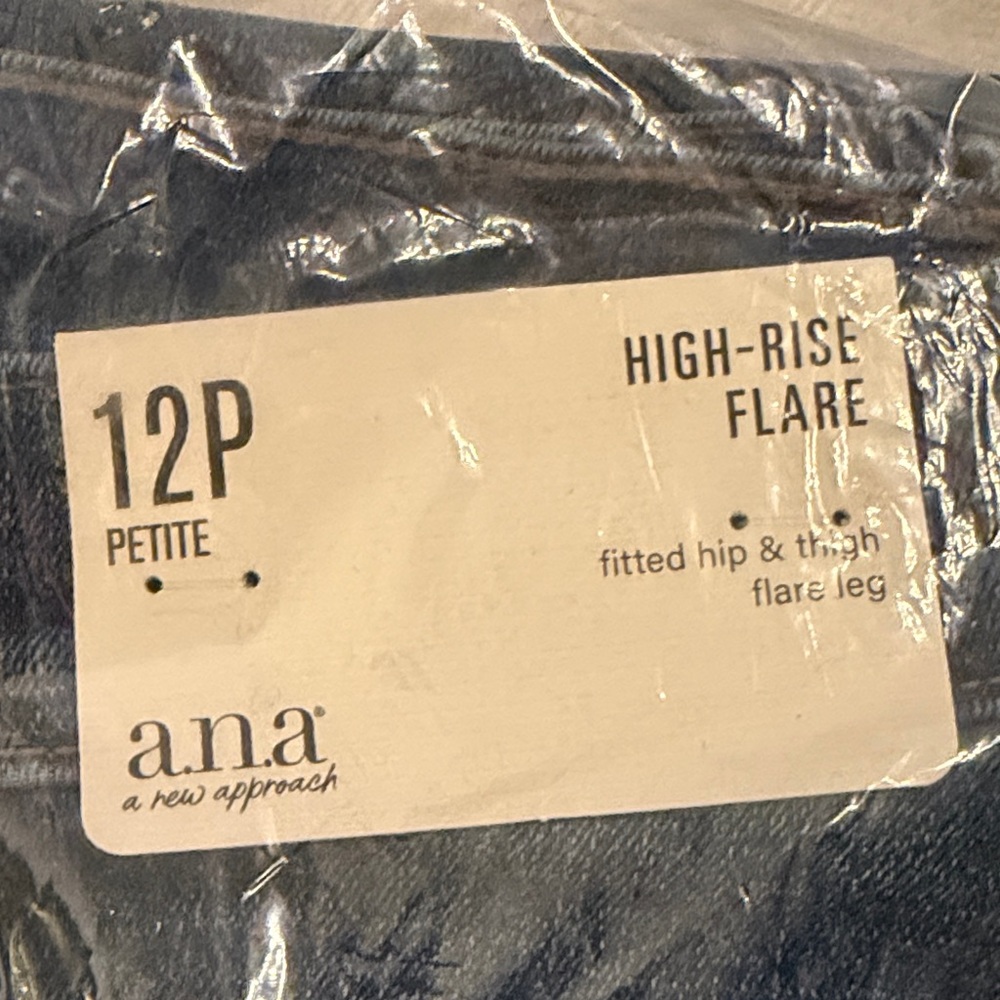 a.n.a 12P Dark Indigo High-Rise Flare Jeans NIP - Picture 2 of 3